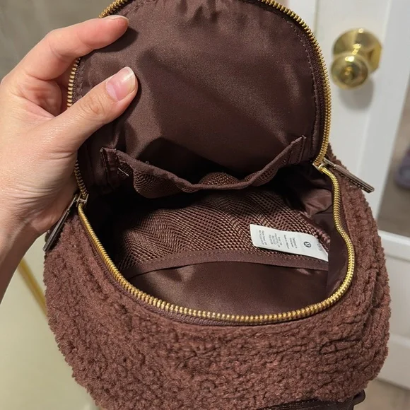 Lululemon teddy mini fleece backpack - Picture 3 of 3